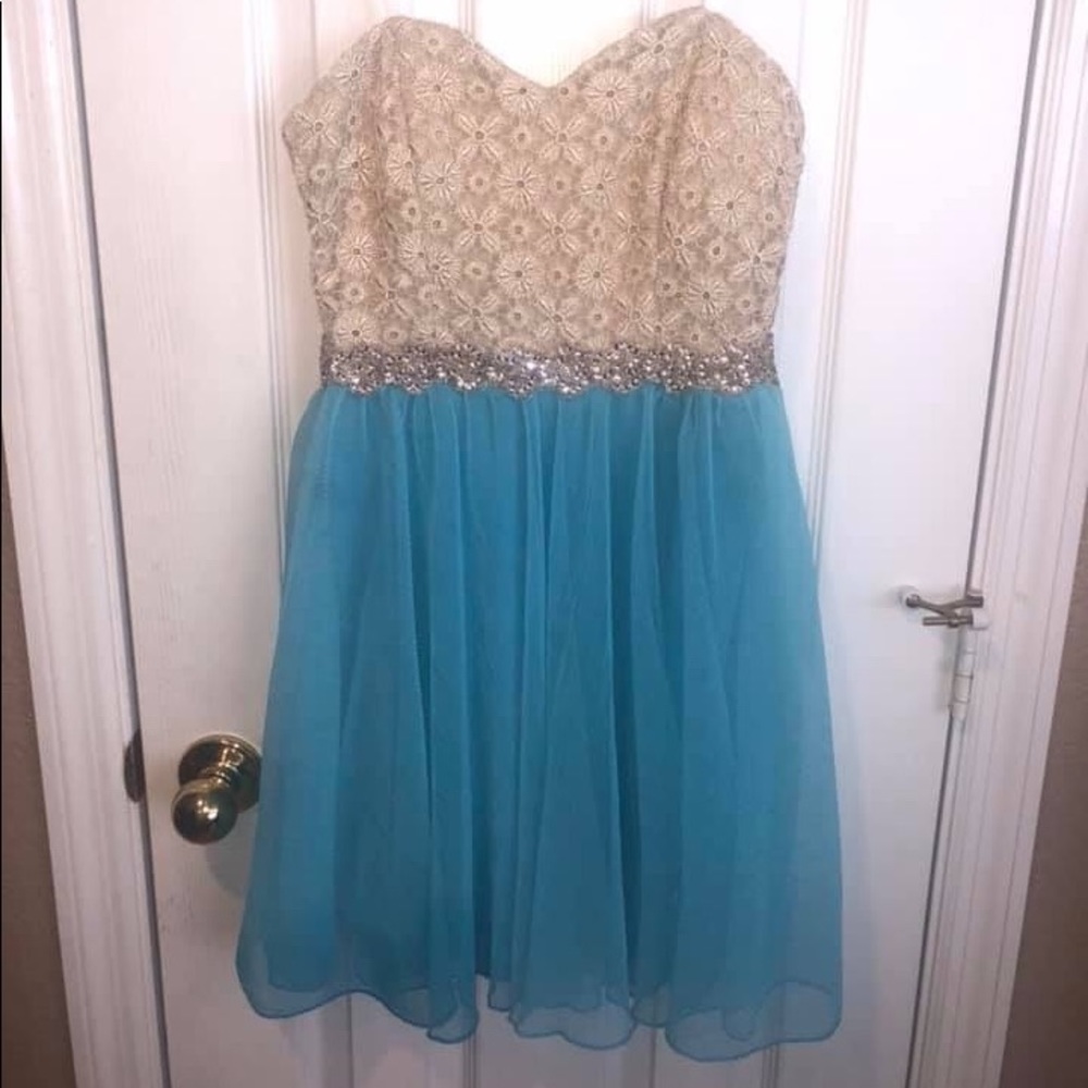 Banquet/Party Dress - Picture 1 of 2
